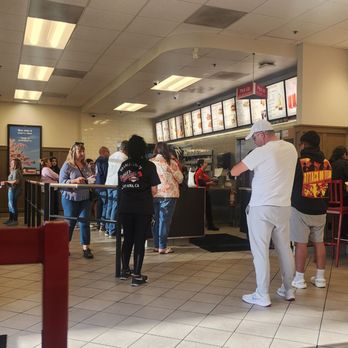 Chick-fil-A - The crazy wait i had to endure - Fast Food Near Me - Buena Park, California