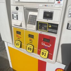 Studio City Shell - glad gas is going down a lil lol