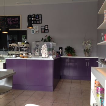 Ruelo Patisserie - Beautiul decor - Coffee & Tea Near Me - Toronto, Ontario