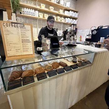 Lineage Coffee Roasting - Counter - Coffee & Tea Near Me - Orlando, Florida Lineage Coffee Roasting - Counter - Coffee & Tea Near Me - Orlando, Florida