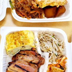Lunch time grindages with lunch buddy.... Fish Jun plate on the top, & BBQ Chicken plate on the bottom.