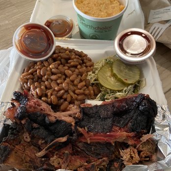 Max & Bellas - Brisket dinner with bake beans, macaroni and cheese and pickle coleslaw YUMMY!!! - Barbeque Near Me - Plymouth, Michigan