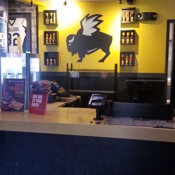 Buffalo Wild Wings - Sports Bars Near Me - Bakersfield, California