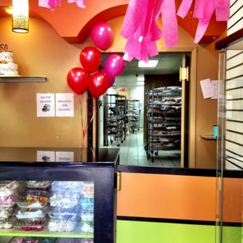 Marina Bizcocho - Fun colors when you enter - Bakeries Near Me - Elmhurst, New York