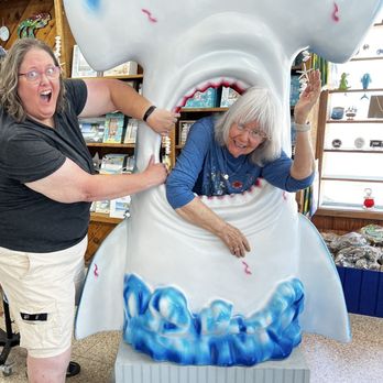 【あかずきんさん専用】Custom Souvenir Shop ROAD Trigun Shootout Red Crew Neck Sweatshirt | Official Apparel