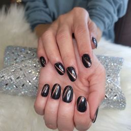 Kevin is my favorite nail tech.. Kevin is my favorite nail tech..