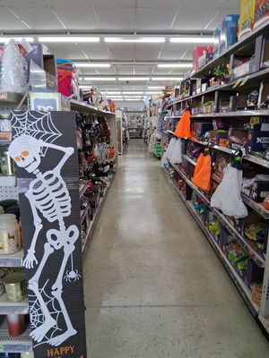 Dollar General by null