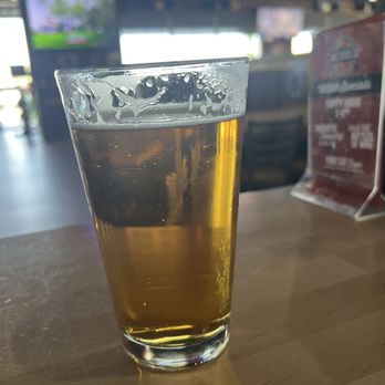 Cold Beers & Cheeseburgers - Kona beer - Burgers Near Me - Gilbert, Arizona