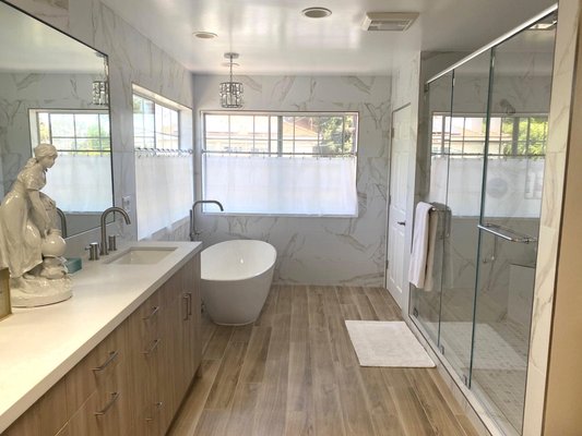 Modern Bathroom Remodeling - Modern Bathroom with Two Colors White and Brown, Vanity with Double Sink, Floors, Modern Tub and Shower Modern Bathroom Remodeling - Modern Bathroom with Two Colors White and Brown, Vanity with Double Sink, Floors, Modern Tub and Shower