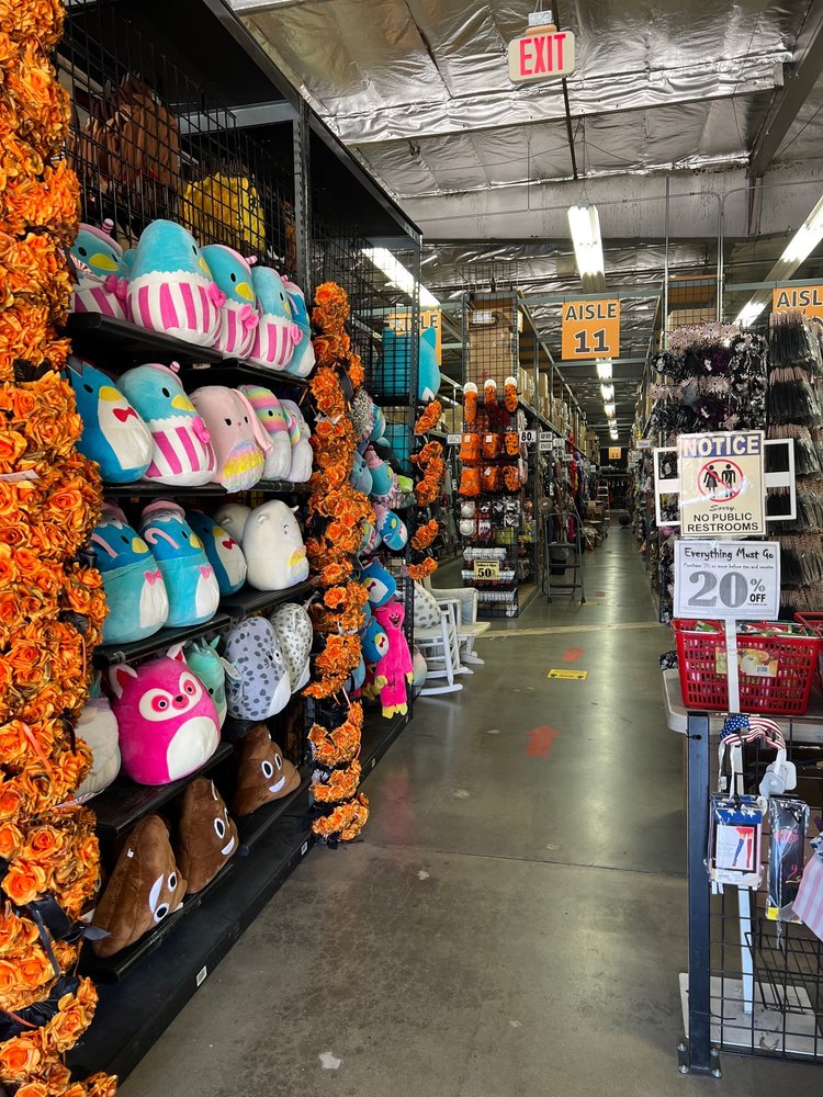 HALLOWEEN CLUB TEMP. CLOSED Updated October 2024 173 Photos & 158