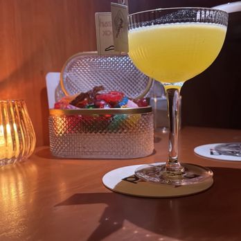 Pearl Box - Lounges Near Me - New York, New York Pearl Box - Lounges Near Me - New York, New York