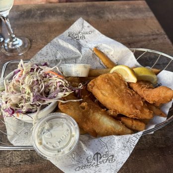Boatyard Pub - Fish and Chips - Bars Near Me - Ventura, California Boatyard Pub - Fish and Chips - Bars Near Me - Ventura, California