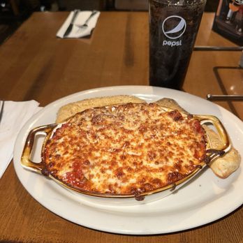 Bourbon House Pizza - Baked Cheese Spaghetti w/ Meatballs & Breadsticks - Pizza Near Me - Newport, Kentucky