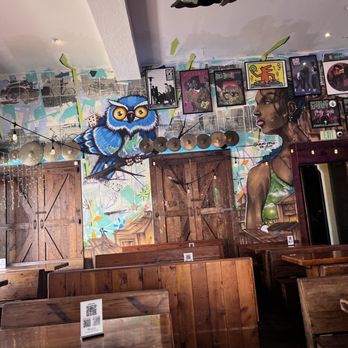 Escala - Nice and interesting decor. - Colombian Near Me - Los Angeles, California