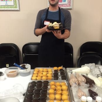 Grandview Bakery - Cupcake decorating lessons. - Bakeries Near Me - Pittsburgh, Pennsylvania Grandview Bakery - Cupcake decorating lessons. - Bakeries Near Me - Pittsburgh, Pennsylvania