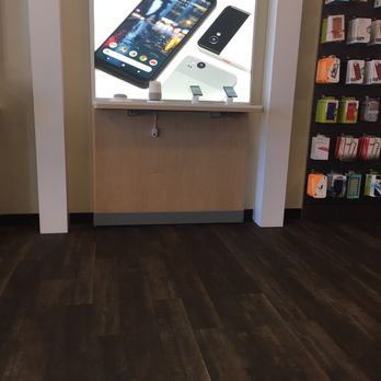 Verizon - Mobile Phones Near Me - Westlake Village, California