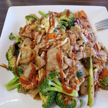 Cherry Thai Cafe - Drunken Chicken Noodles - Thai Near Me - Aurora, Colorado Cherry Thai Cafe - Drunken Chicken Noodles - Thai Near Me - Aurora, Colorado