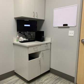 BluePearl Pet Hospital - Exam room.. - Veterinarians Near Me - Reno, Nevada BluePearl Pet Hospital - Exam room.. - Veterinarians Near Me - Reno, Nevada