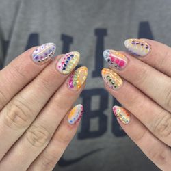 Nail Lounge