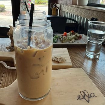 Ella Cafe - Iced French toast oat milk latte - Cafes Near Me - Davie, Florida