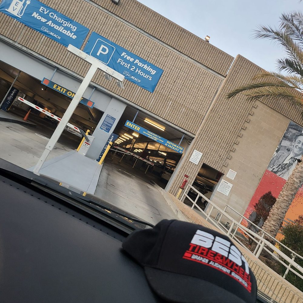 The Promenade, Long Beach - Public parking garage is well lit. Free for the first 2 hours! - Parks Near Me - Long Beach, California The Promenade, Long Beach - Public parking garage is well lit. Free for the first 2 hours! - Parks Near Me - Long Beach, California