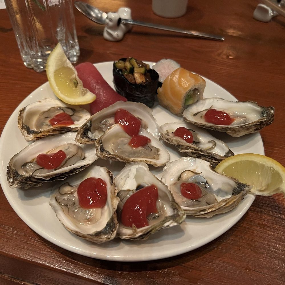 TAO Chicago Restaurant - Oysters and sushi at brunch - Pan Asian Near Me - Chicago, Illinois