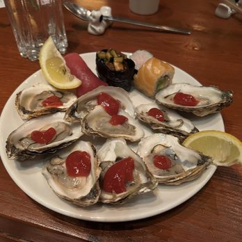 TAO Chicago Restaurant - Oysters and sushi at brunch - Pan Asian Near Me - Chicago, Illinois