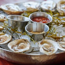 1606 Restaurant & Oyster Bar