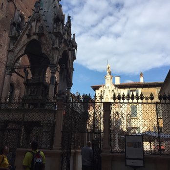 Arche Scaligere - Landmarks & Historical Buildings Near Me - Verona, VR