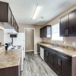 Mockingbird Lane Plaza - Newly renovated kitchens at Mockingbird Lane Plaza Affordable Apartments in Victoria TX