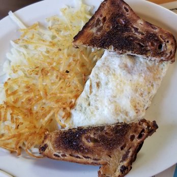 Bayside Diner & Eatery - Egg White Omelet with raisin toast - Diners Near Me - Alton Bay, New Hampshire