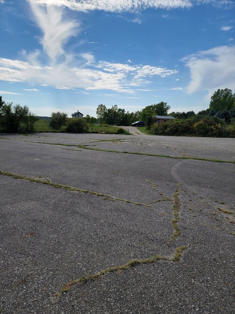 Sleepy Hollow State Park Logo