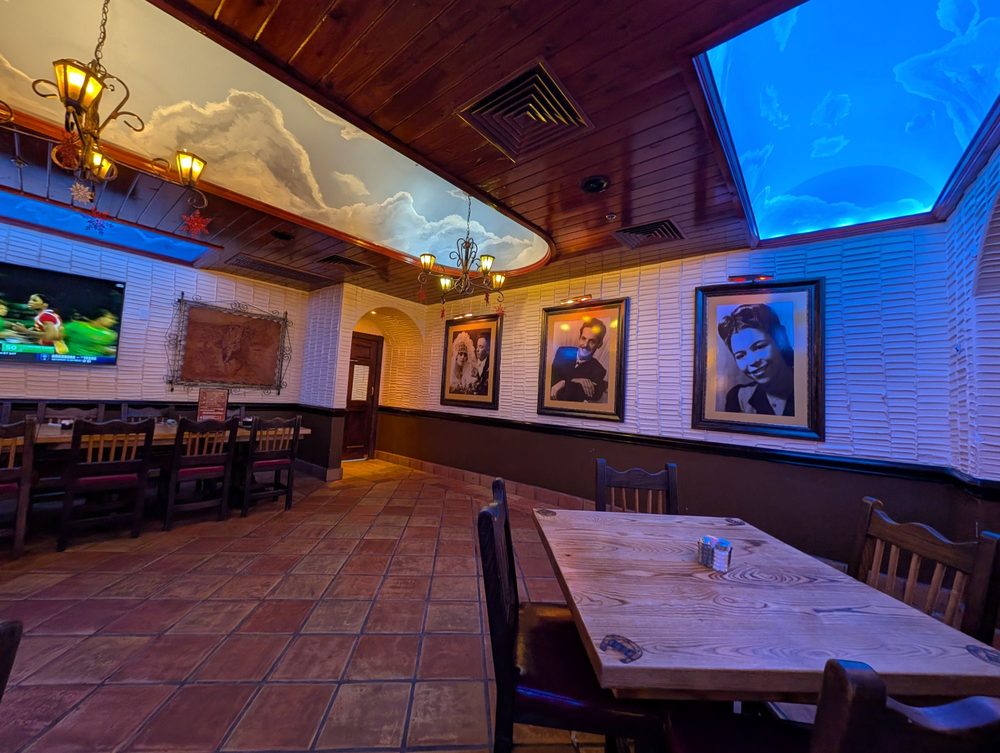 El Tiempo Cantina - Webster