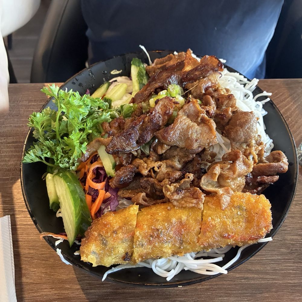 Linh Anh - Grilled chicken bun with spring roll - Vietnamese Near Me - Unionville, Ontario