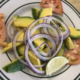 Ensalada De Aguacate / Avocado Salad