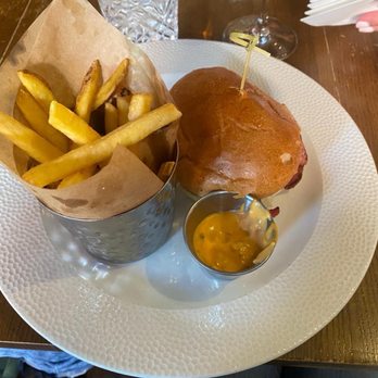 The Champion- Notting Hill - Crispy Chicken Avocado and Bacon sandwich - Pubs Near Me - London, XGL The Champion- Notting Hill - Crispy Chicken Avocado and Bacon sandwich - Pubs Near Me - London, XGL