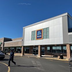 ALDI - Store front