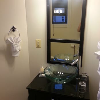 Hotel Brexton - Bathroom - Hotels Near Me - Baltimore, Maryland