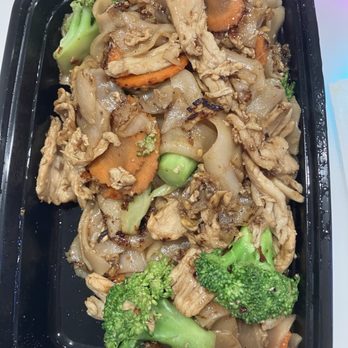 Taan Thai Cookery - Phad See-Ew - Thai Near Me - North Bend, Washington