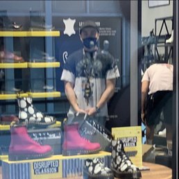 Rude employee Rude employee