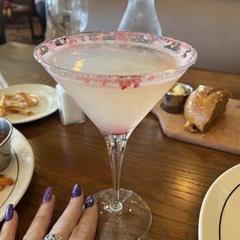 Saltgrass Steak House - White Cosmopolitan - Steakhouses Near Me - Webster, Texas