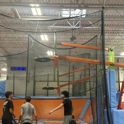 Flight Adventure Park - Ronkonkoma - Half court dunk court
