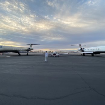 Muncie Aviation - Just hanging out - Airports Near Me - Muncie, Indiana