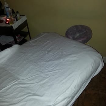 Solace Day Spa - The massage room I was in (it smells nice) - Day Spas Near Me - Alexandria, Virginia Solace Day Spa - The massage room I was in (it smells nice) - Day Spas Near Me - Alexandria, Virginia