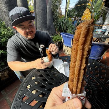 El Mercadito - Fresh churros or churros with ice cream. - Mexican Near Me - San Diego, California El Mercadito - Fresh churros or churros with ice cream. - Mexican Near Me - San Diego, California
