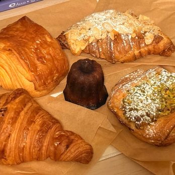 Le Petit Four Bakery - Bakeries Near Me - Wellesley, Massachusetts