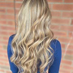 The Glamour Lounge - Honey Blonde Perfection