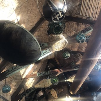 Trader Vic's - The ceiling! It's a beautiful restaurant! Great vibes - Hawaiian Near Me - Emeryville, California Trader Vic's - The ceiling! It's a beautiful restaurant! Great vibes - Hawaiian Near Me - Emeryville, California