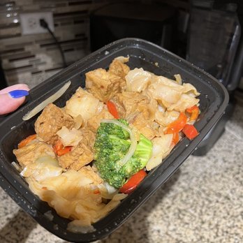 Mai Thai Restaurant - Pad Kee Mao Noodle tofu- takeout - Thai Near Me - Austin, Texas Mai Thai Restaurant - Pad Kee Mao Noodle tofu- takeout - Thai Near Me - Austin, Texas