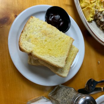 Houston's Trails End Restaurant - American Near Me - Kanab, Utah